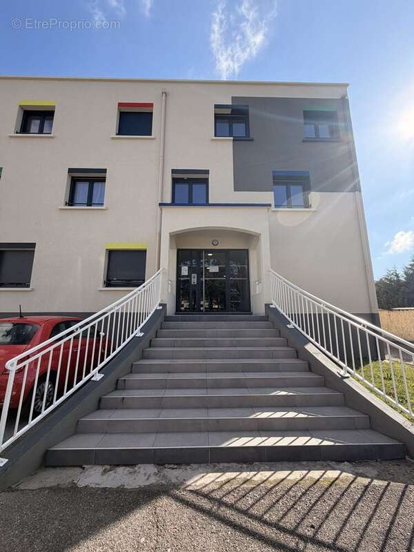 Appartement à PIERRE-BENITE