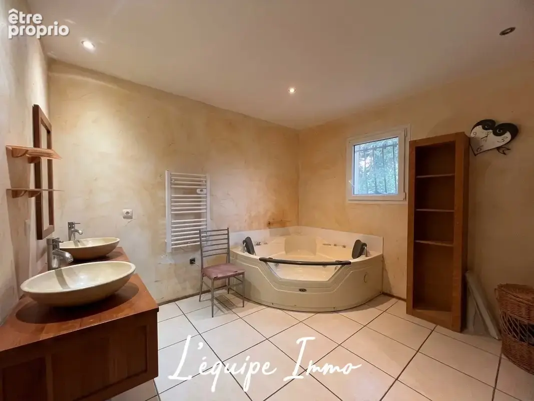 Maison familiale 6 chambres 195m2 avec piscine et sous sol total - photo 12
