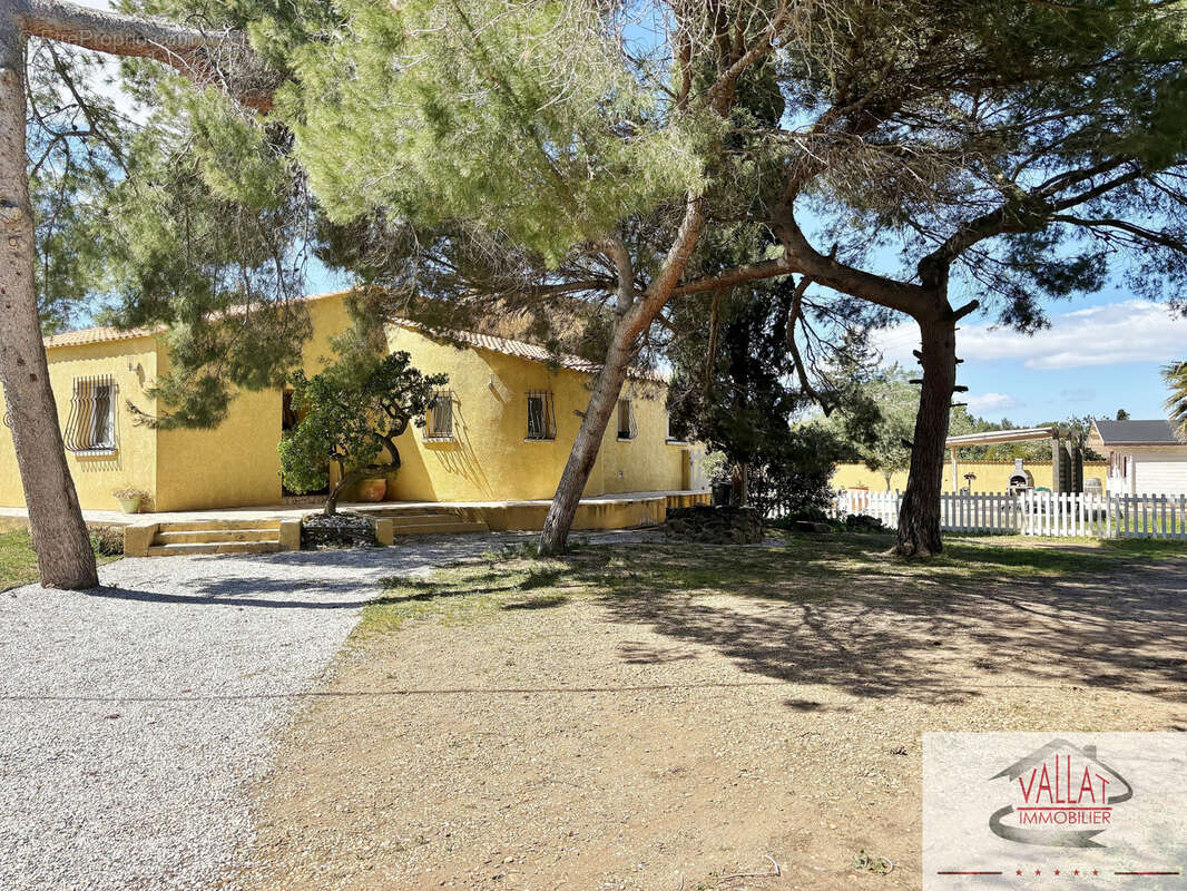 Villa plain-pied avec piscine dans environnement campagne à vendre à Agde ! - photo 20