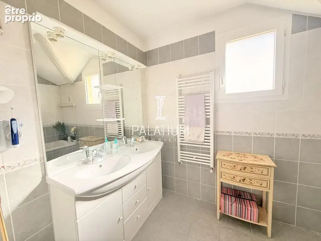Magnifique T4 en duplex de 110 m2 avec deux grandes terrasses et - photo 8