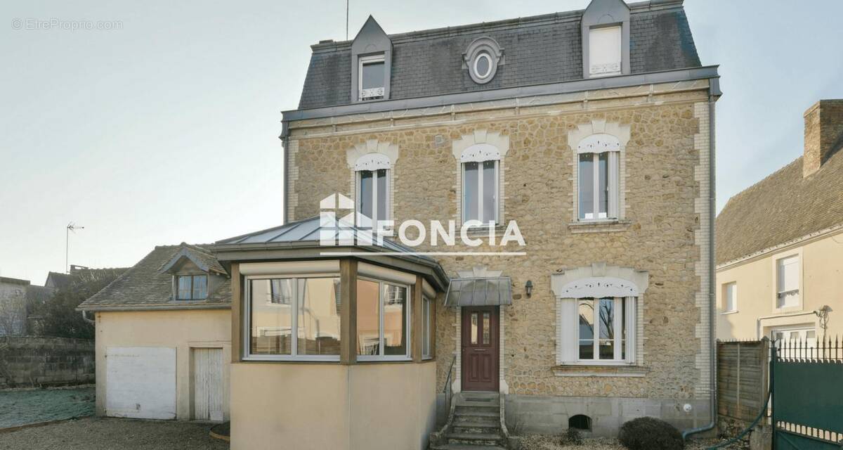 Maison à CONNERRE