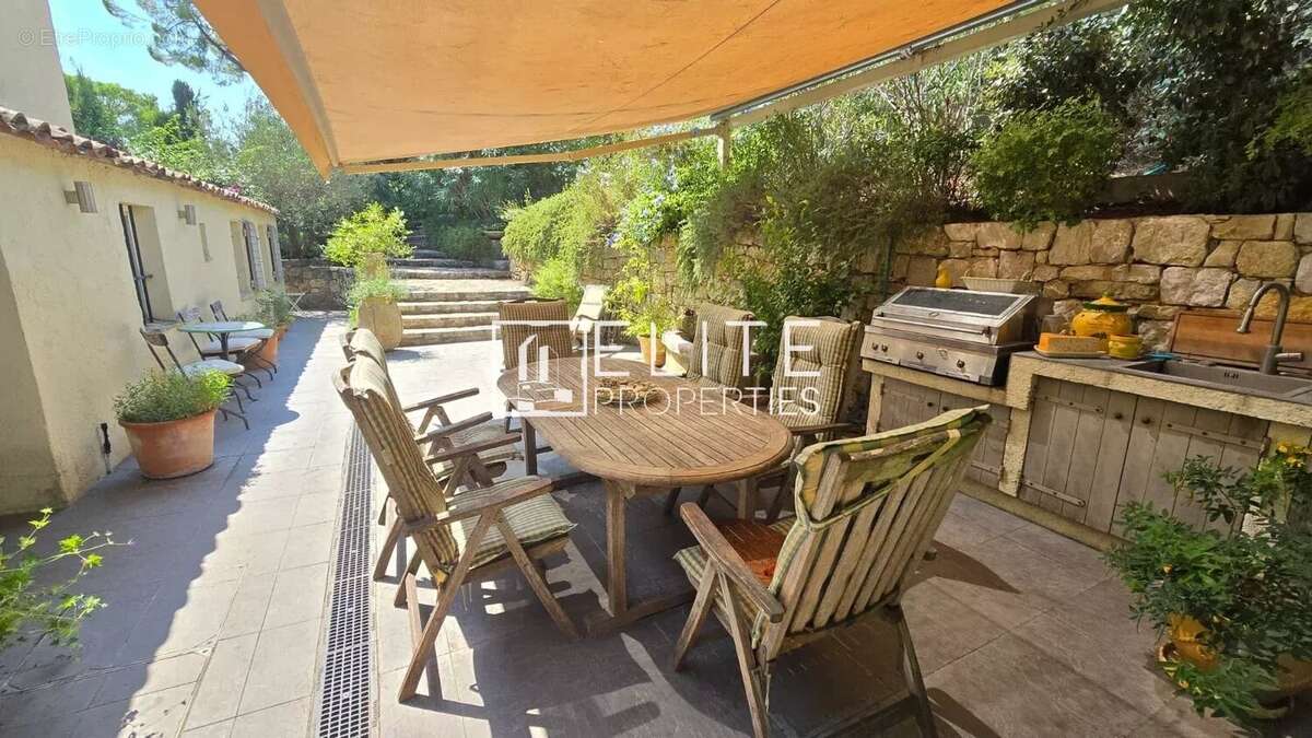 Maison 5 pièces de 193 m² - mouans-sartoux castellaras - photo 10