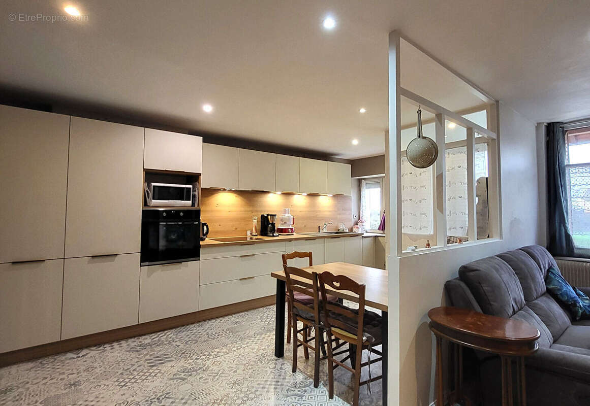 Maison à LONS-LE-SAUNIER