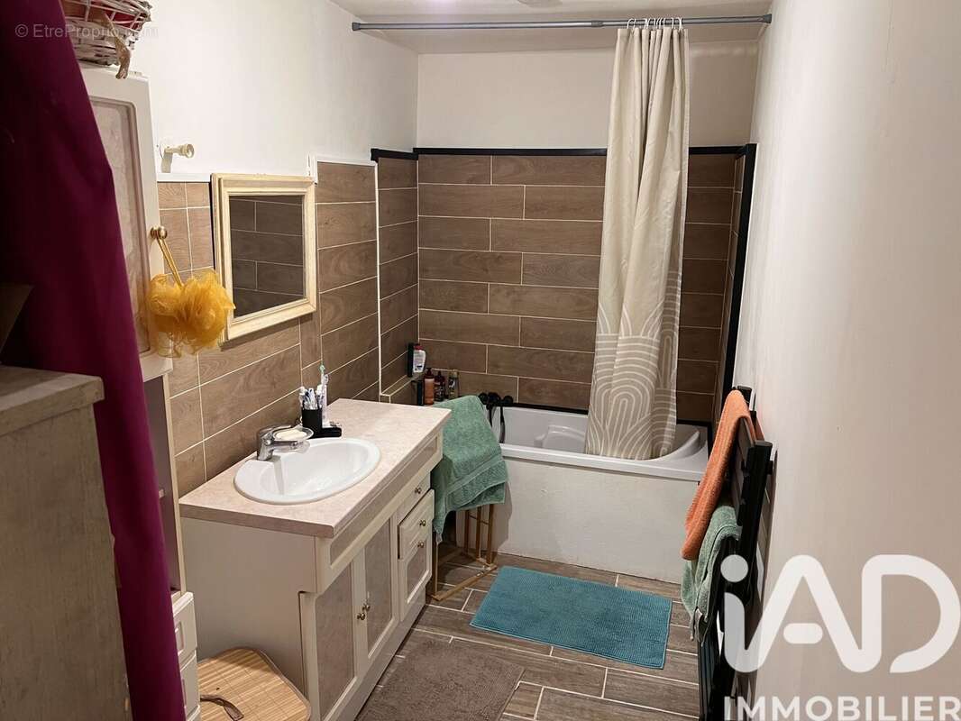 Maison 138 m² à Saint-Romain  - photo 7