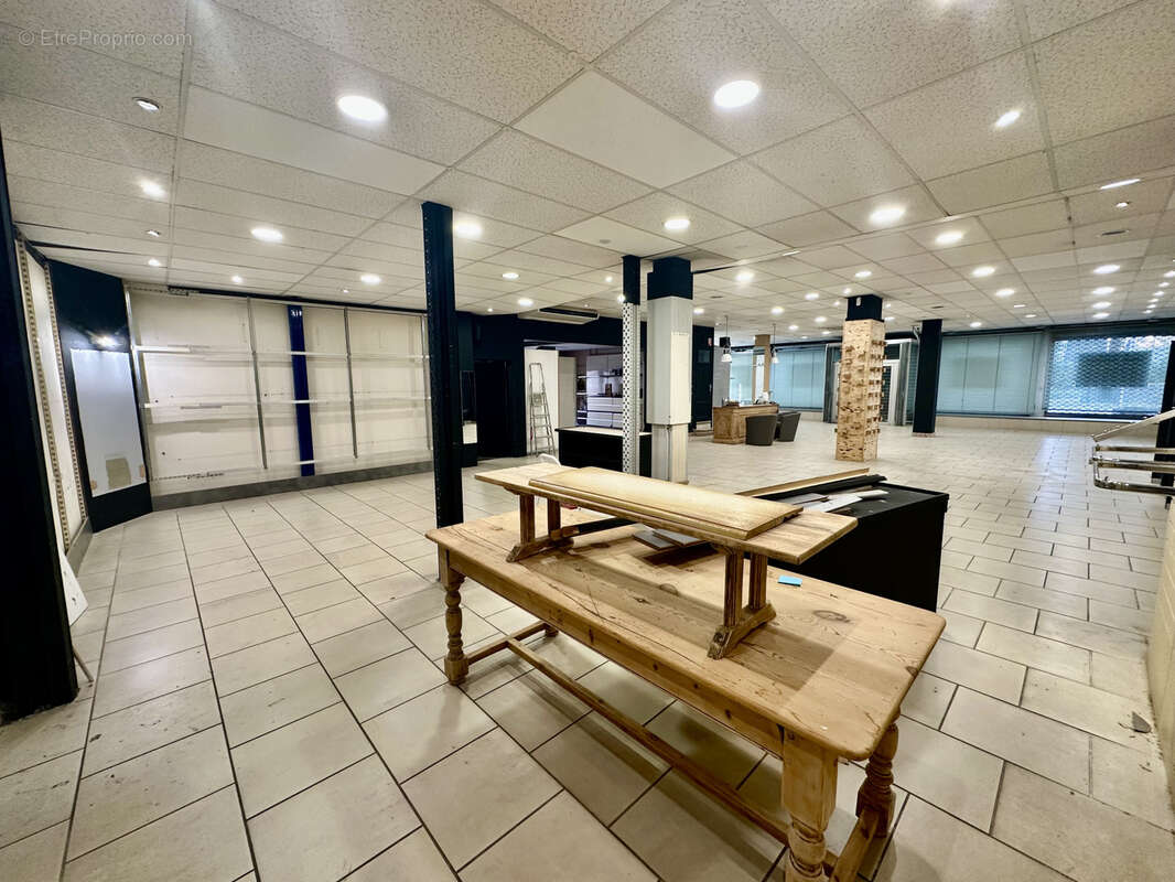 Commerce à PORT-SAINT-LOUIS-DU-RHONE