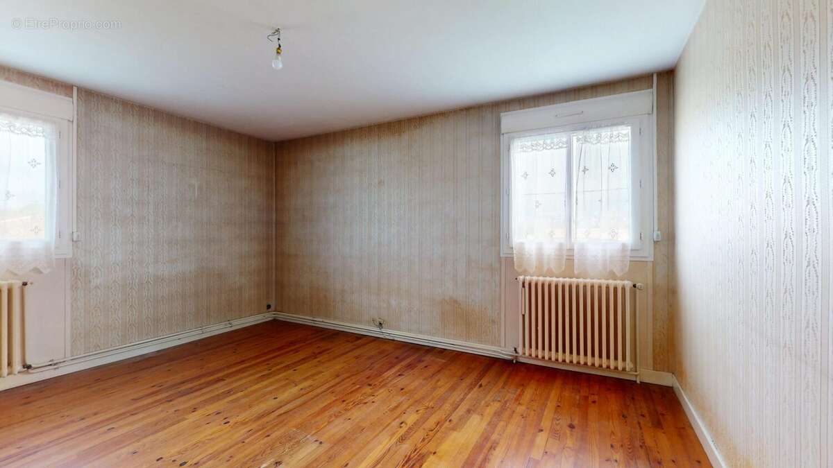 Maison à AMBARES-ET-LAGRAVE