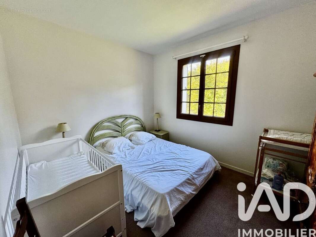 Maison 148 m² à Crecy-La-Chapelle  - photo 8