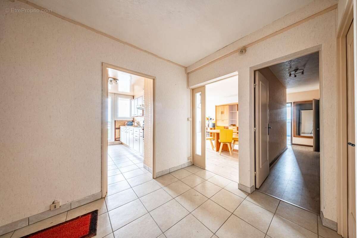 Appartement à CHENOVE