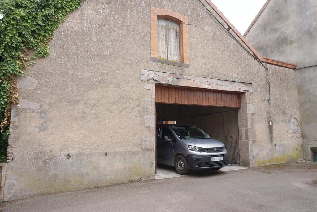 Maison de village avec dépendances. - photo 15