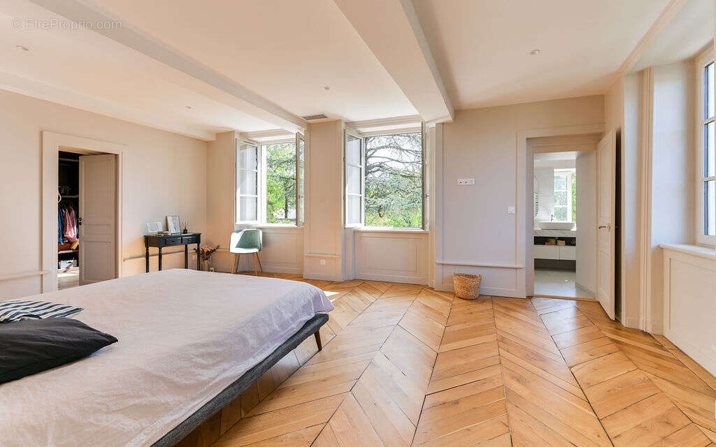 Hauteurs de Saint-Cyr-au-Mont-d'Or   Propriété de Maître de 340 m2 - 8 pièces 5 suites - photo 21