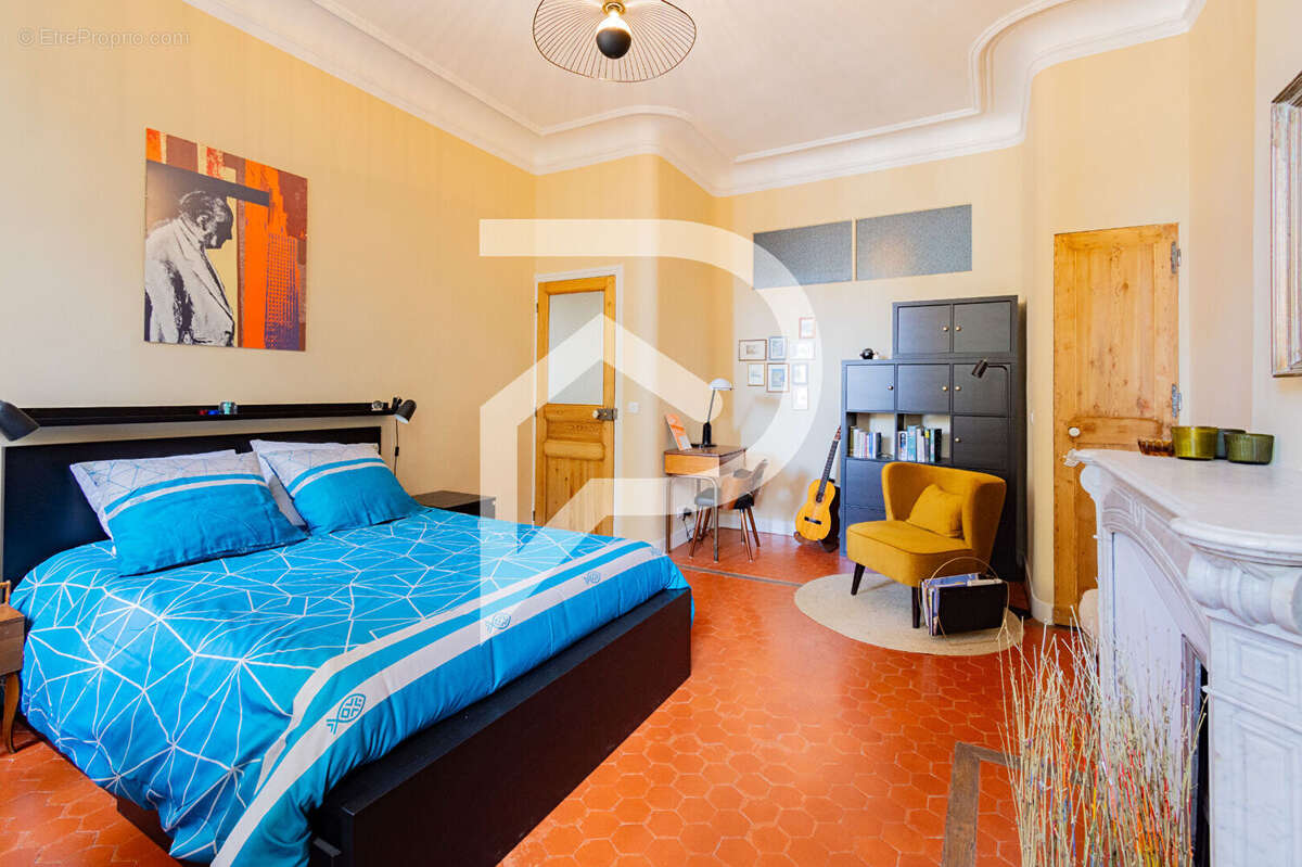 Appartement à MARSEILLE-5E