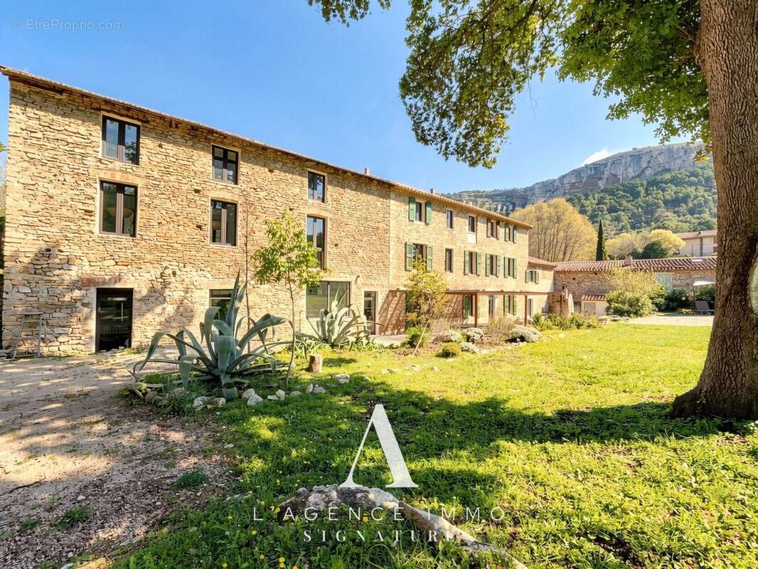 Maison à FONTAINE-DE-VAUCLUSE