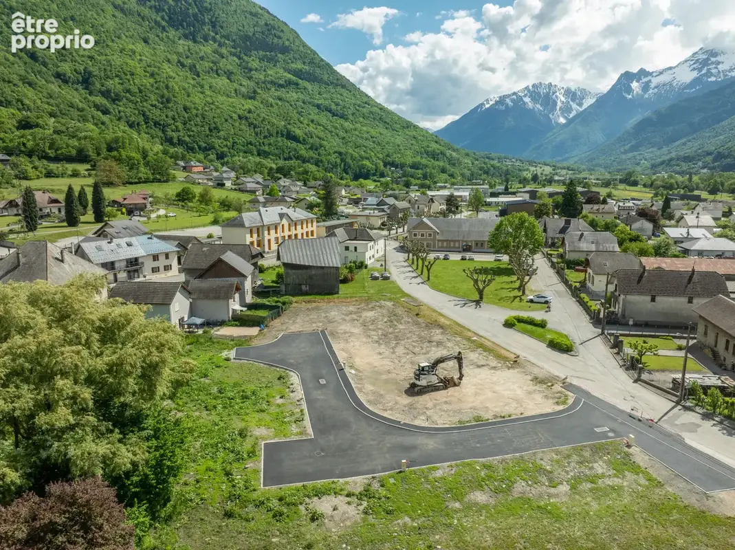 Lot 6 - terrain constructible viabilise, libre de constructeur et plat de 378 m2. - photo 8