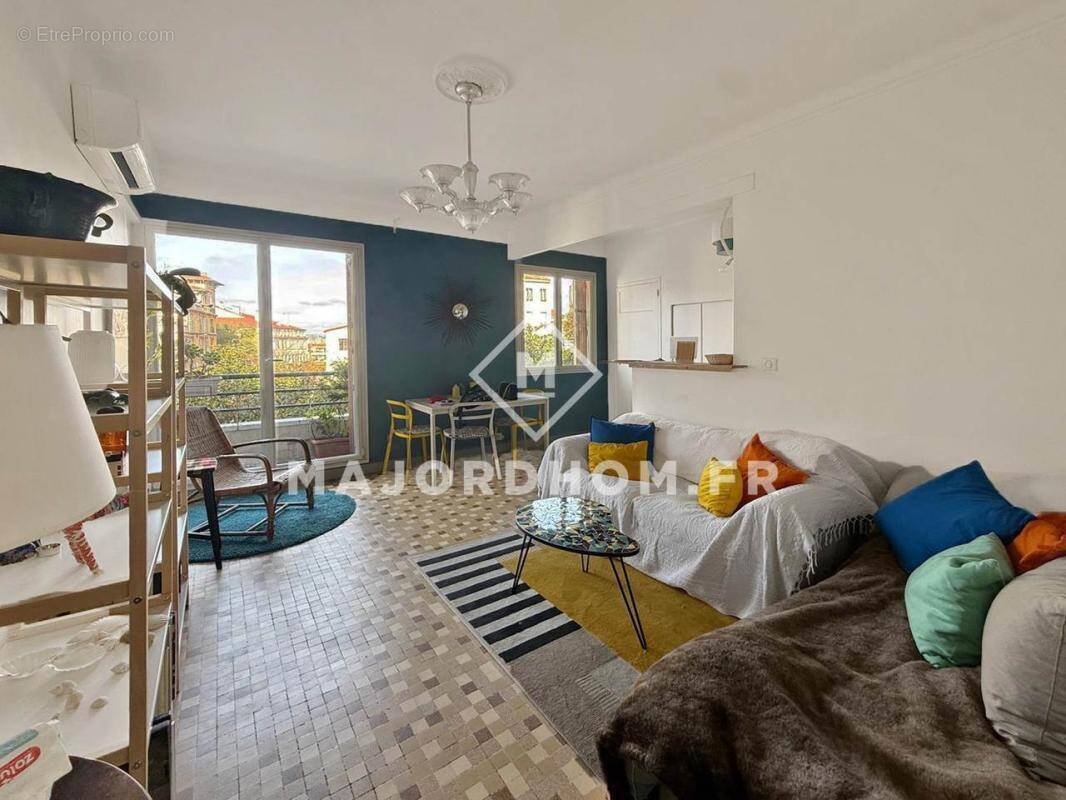 Appartement à MARSEILLE-7E