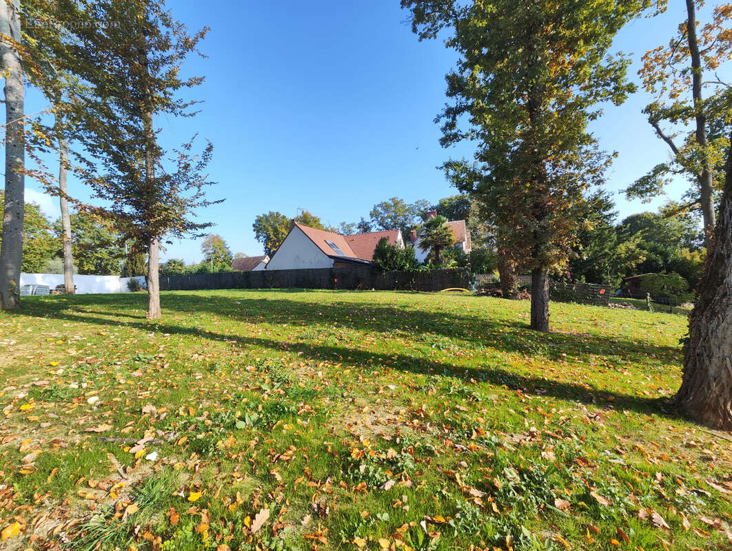 Terrain à BOISSETTES