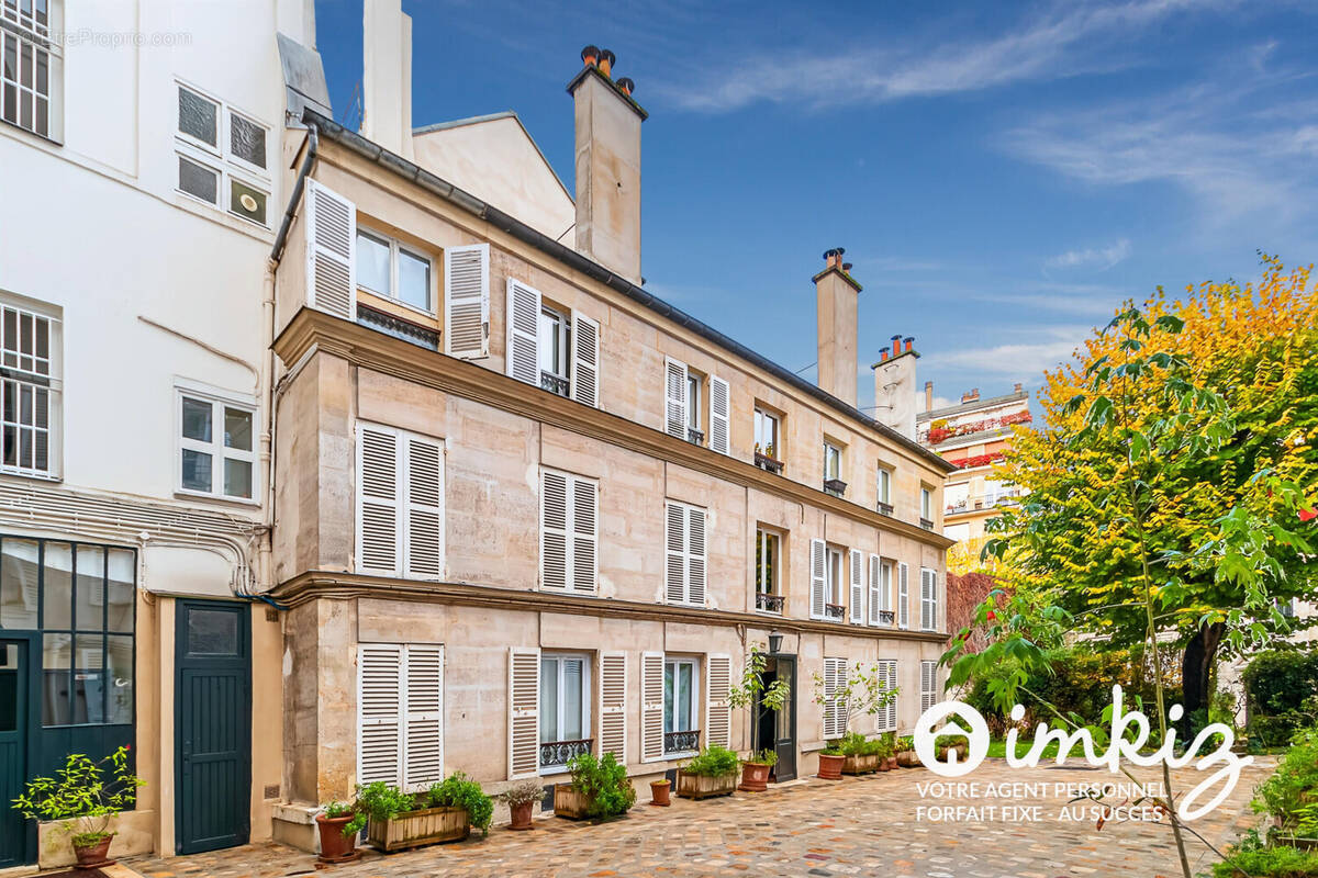 Appartement à PARIS-16E
