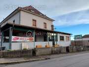 Commerce à LA CHAPELLE-DE-LA-TOUR