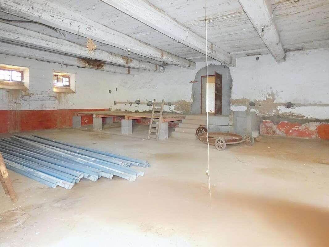 Photo 3 - Parking à LA REDORTE