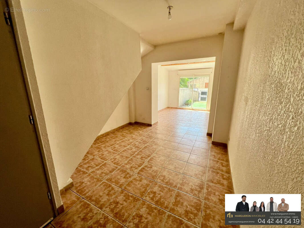 Appartement à ENSUES-LA-REDONNE