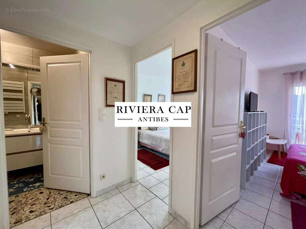 Appartement 79 m² à Antibes  - photo 9