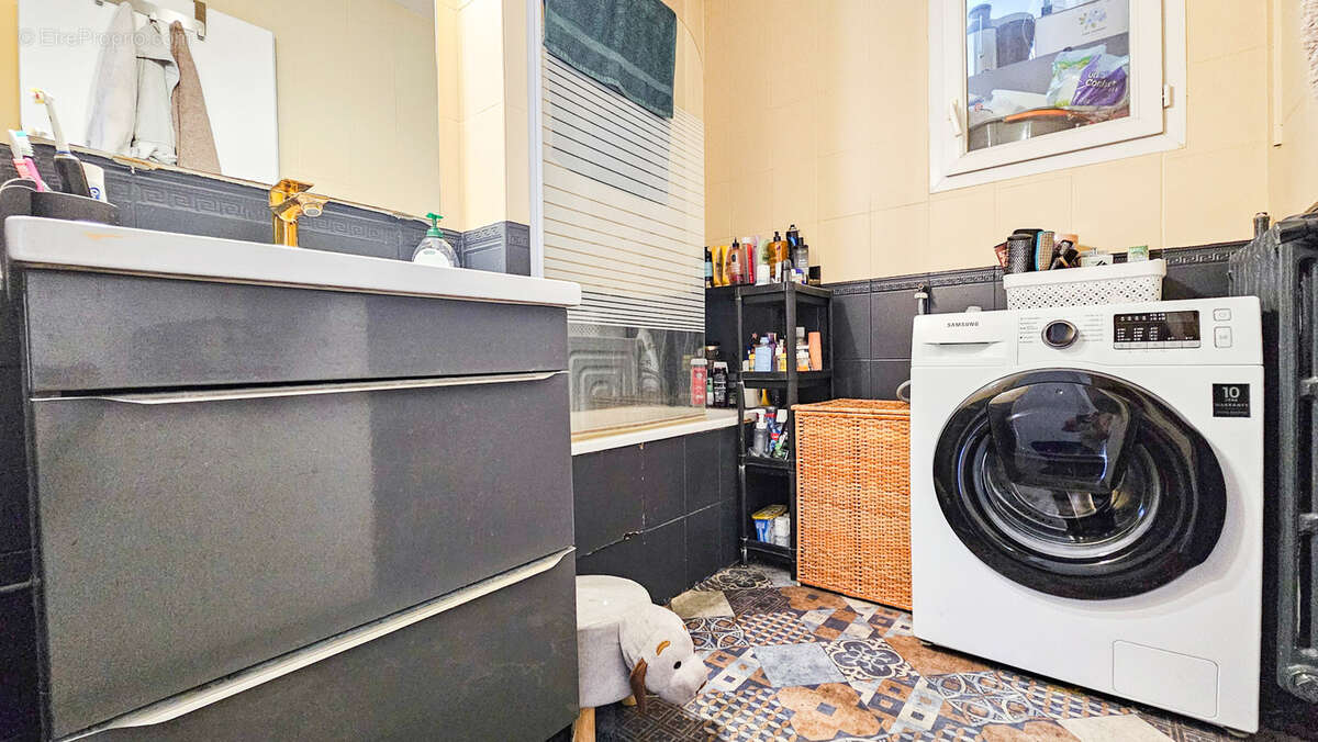 Appartement à SARTROUVILLE