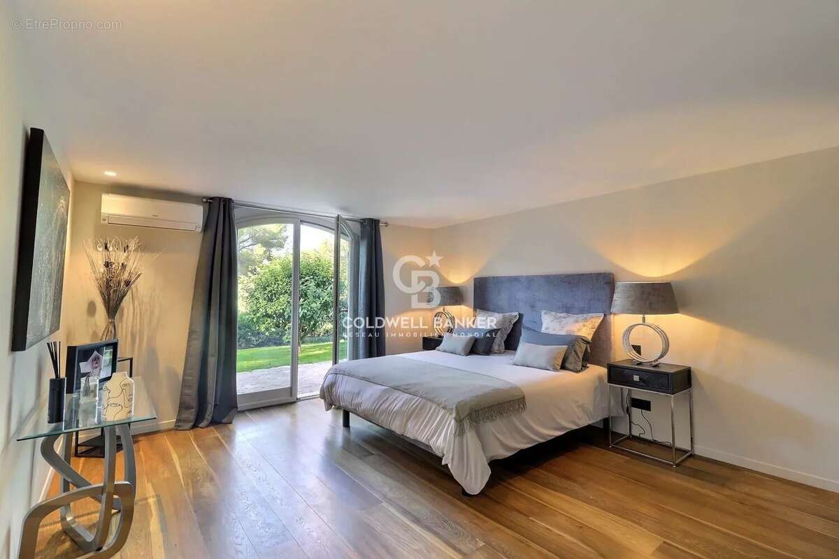 Maison à MOUGINS