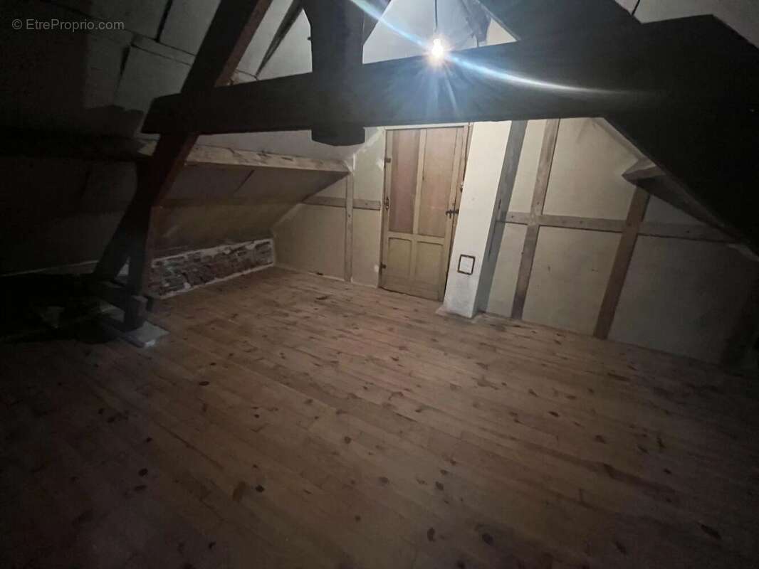 Maison à CRECY-SUR-SERRE