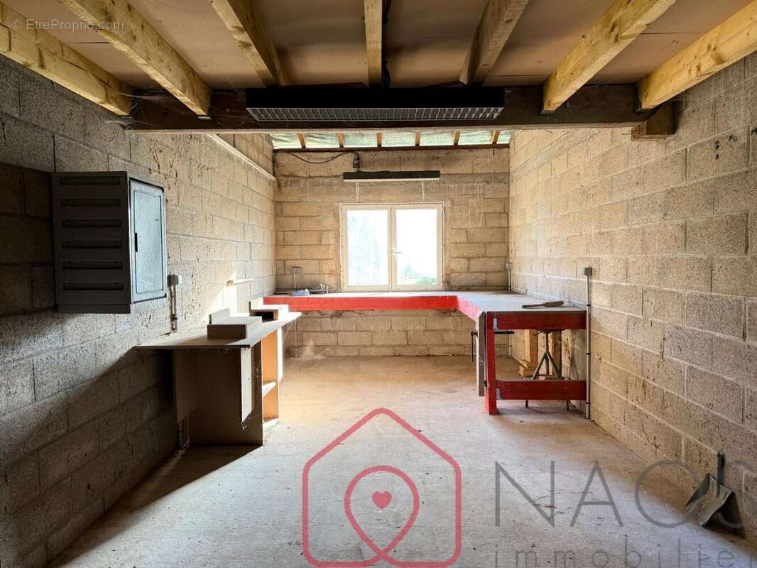 Maison à LA NEUVILLE-A-MAIRE