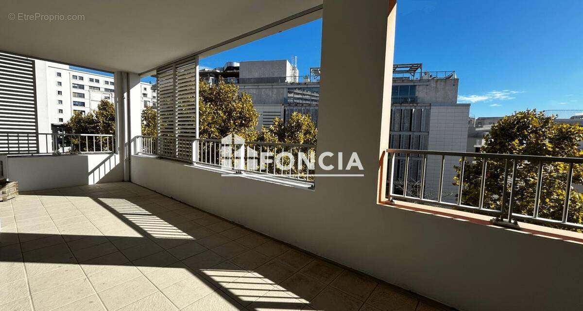 Appartement à MARSEILLE-1E