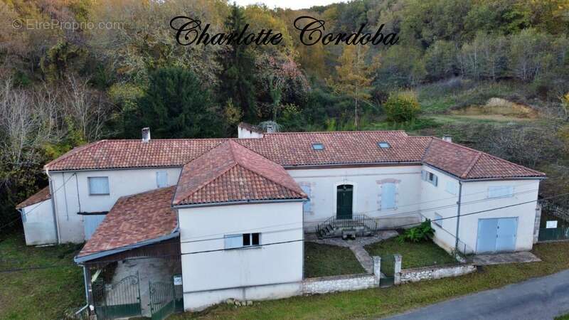 Maison à FEUGAROLLES