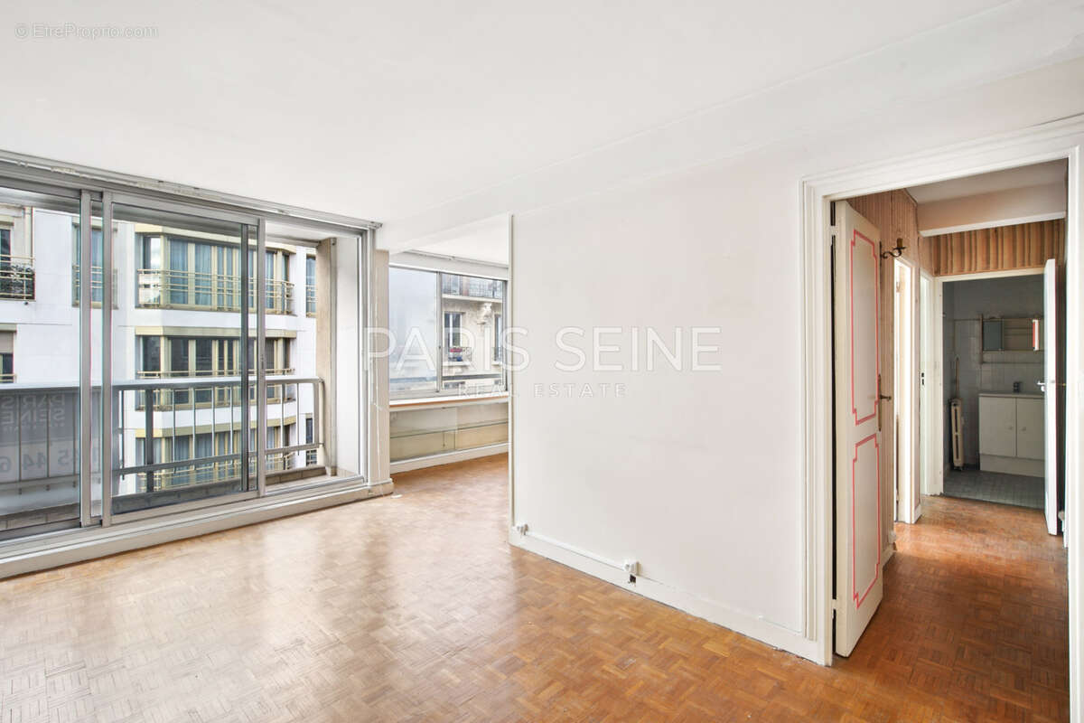 Appartement à PARIS-15E