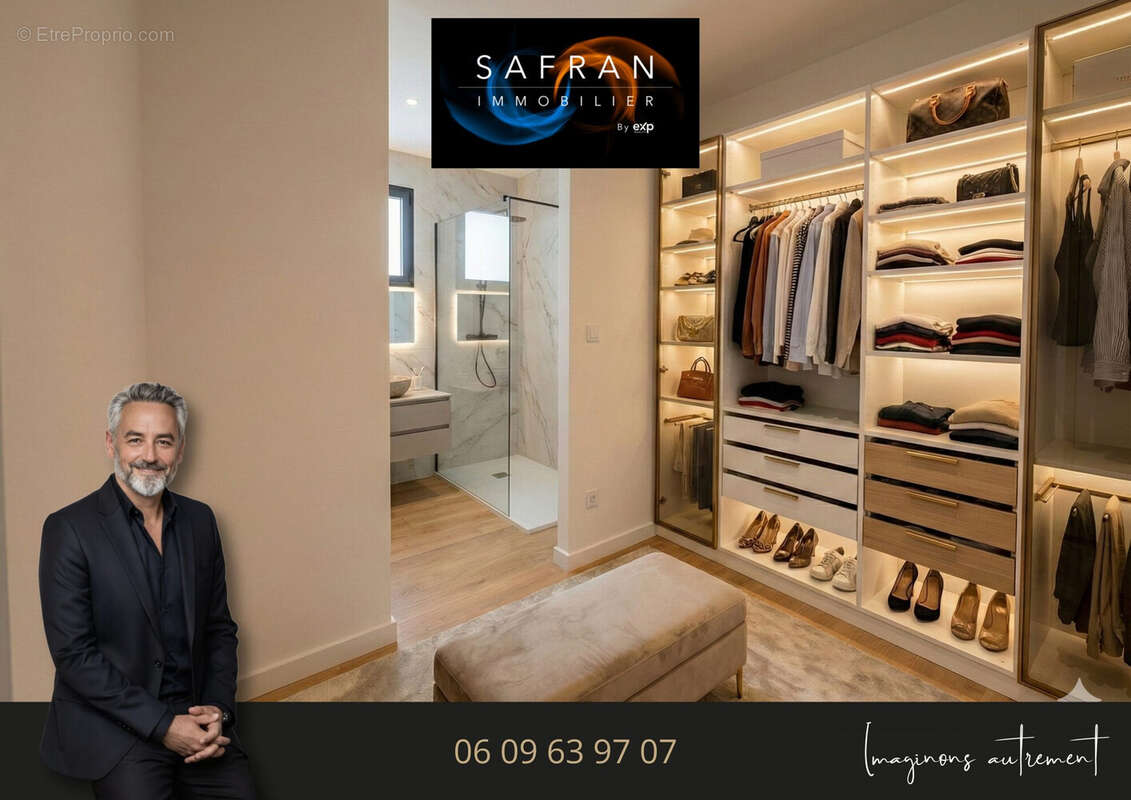 Chambre 2 R1 - Maison à DECINES-CHARPIEU