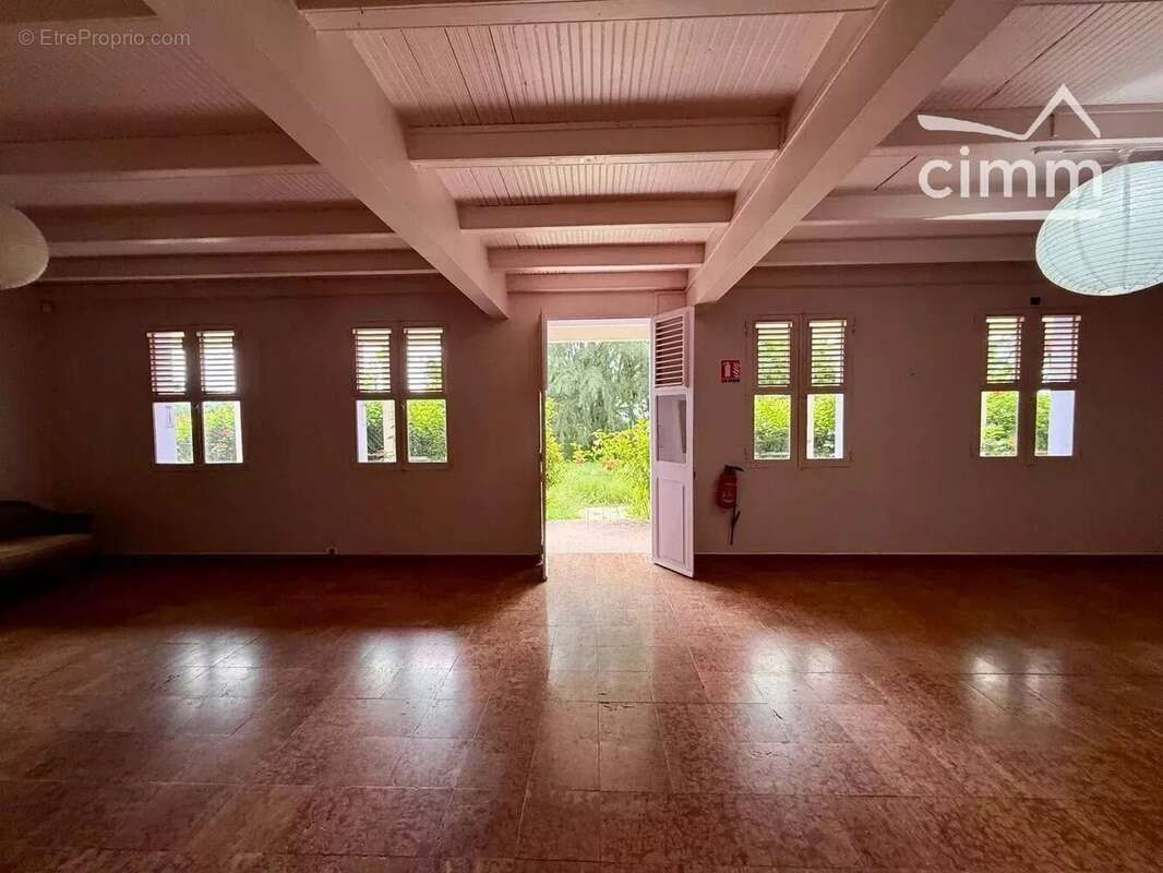 A vendre propriete deux batiments 8 pieces 304,26m² terrain 6595m² - photo 24