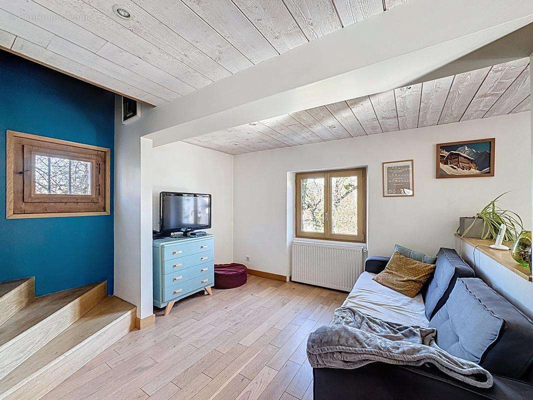 Maison à LA ROCHE-SUR-FORON