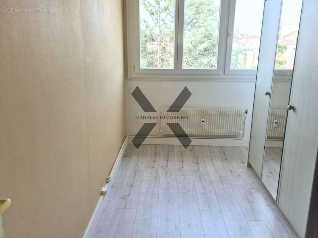 Appartement à LE COTEAU