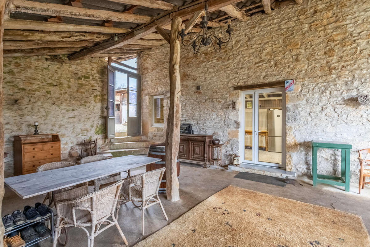 Propriété de campagne avec gîte, écuries et dépendances - photo 15
