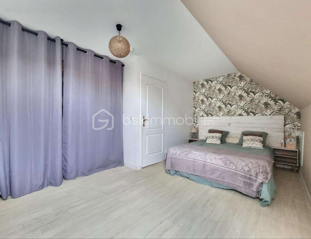 Maison à CHATENAY-SUR-SEINE