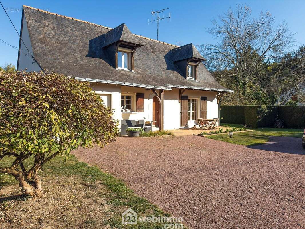 Construite en 1978 - 119 m² habitables - Maison à JUIGNE-SUR-LOIRE