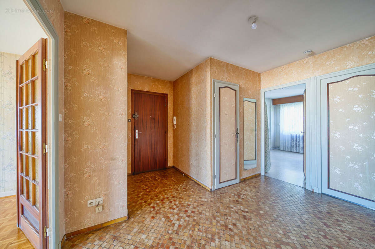 Appartement 82m² avec vue panoramique sur les montagnes ? Garage inclus - photo 4
