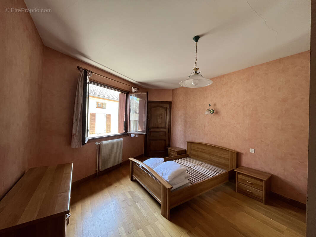 Maison à CEYZERIAT