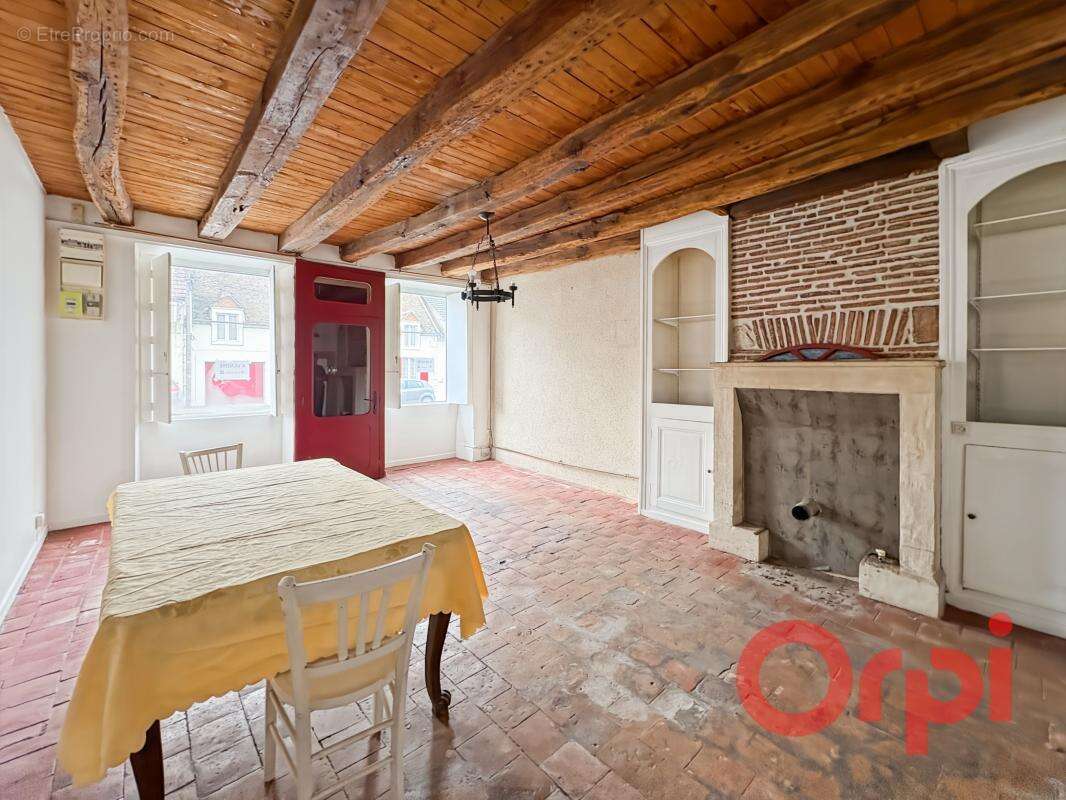 Maison à BRUERE-ALLICHAMPS