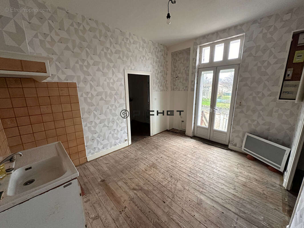 Maison à COULOUNIEIX-CHAMIERS