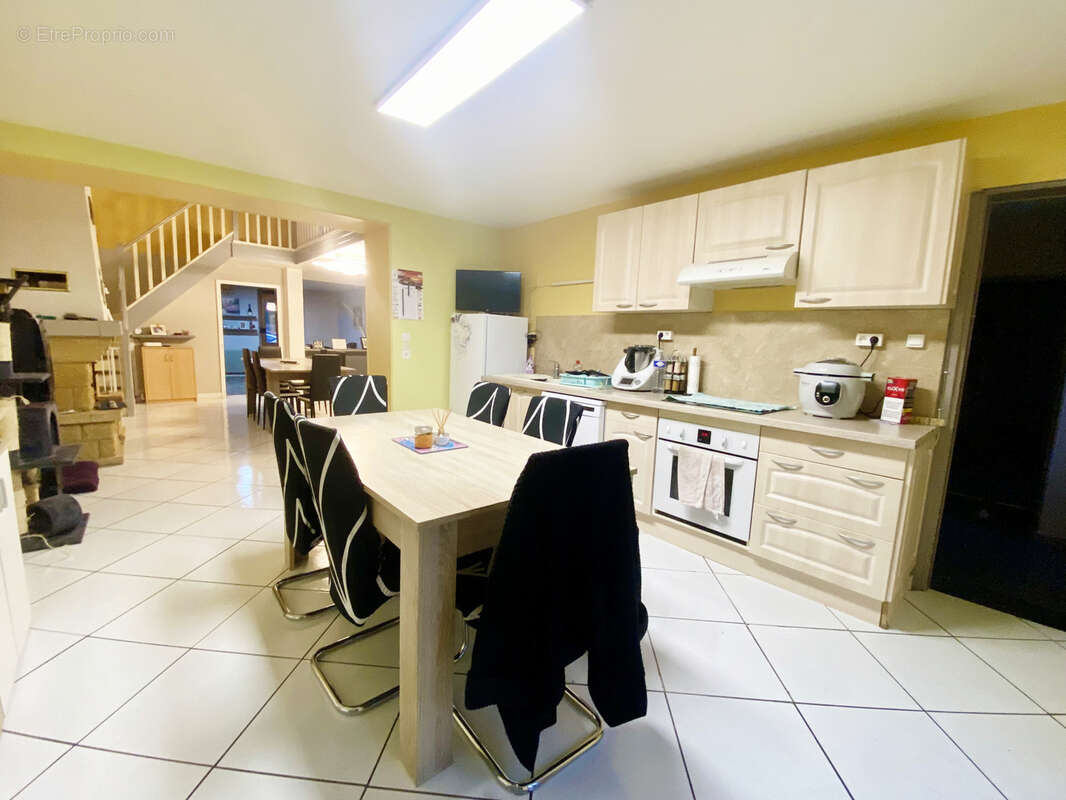 Maison à MENIL-LA-HORGNE