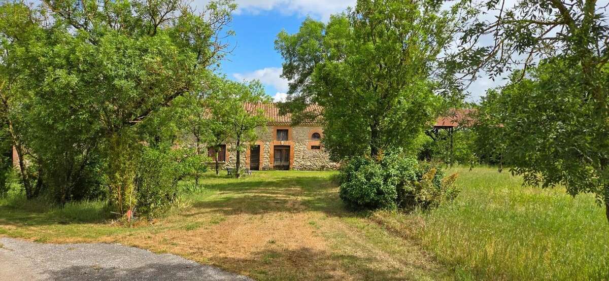 Maison à AURIAC-SUR-VENDINELLE