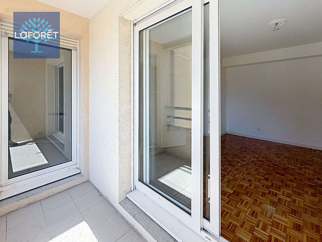 Appartement Saint Genis Laval 2 pièce(s) 56 m2 - photo 3