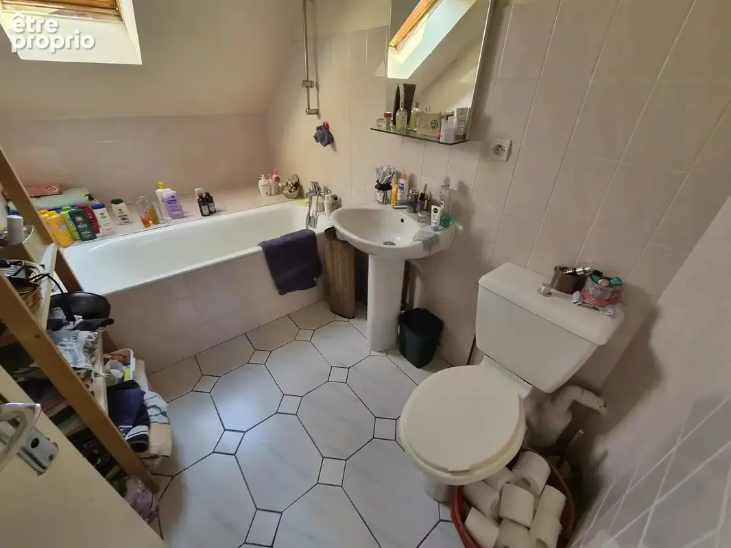 Pour investisseurs maison chateau gontier de 85 m2 avec garage et terrain louee - photo 3