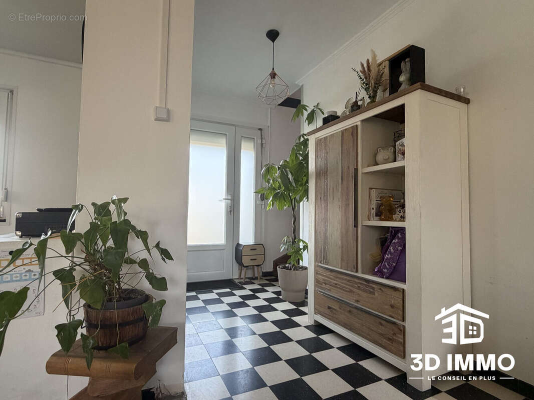 Maison à AVESNES-SUR-HELPE