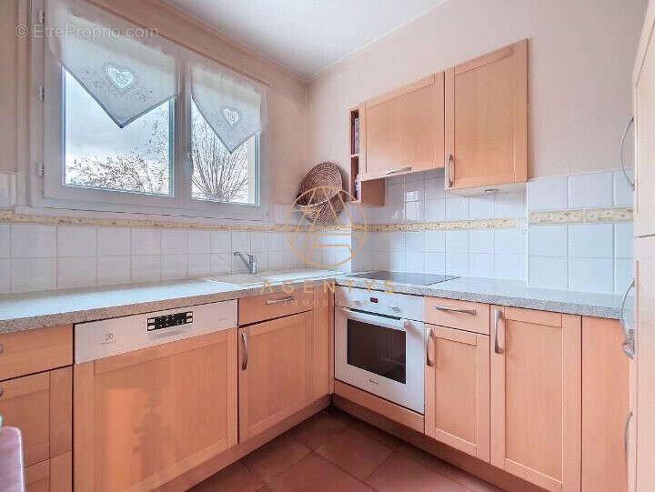 Appartement 87 m² à Saint-Maur-Des-Fosses  - photo 3