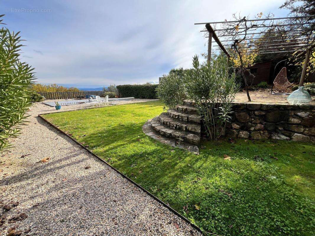 Maison à LES SALELLES