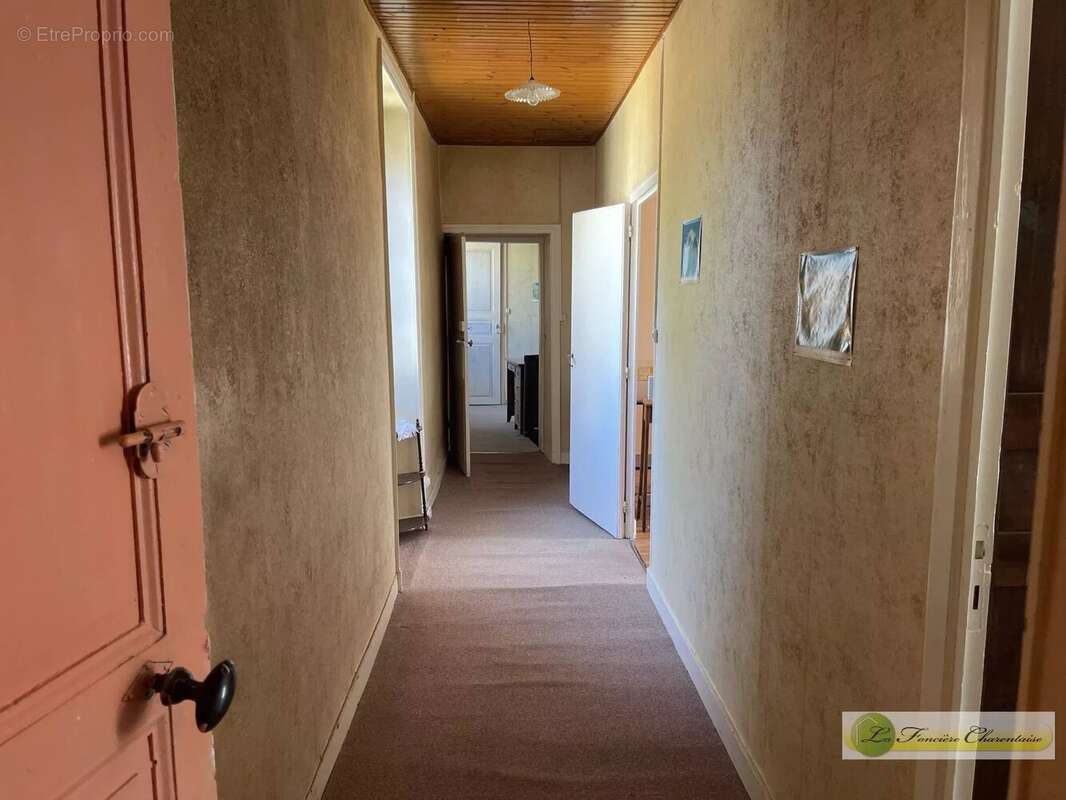 Appartement à Aigre  - photo 36